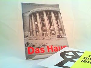 Nach längerer Zeit erstaunlicher Lärm. Das Haus am Bülow-, Horst-Wessel-, Liebknecht-, Luxemburg-...