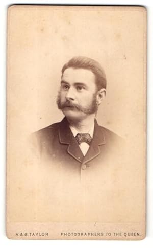 Image du vendeur pour Photo A., G. Taylor, London, Portrait Mann mit viel Haarwuchs mis en vente par Bartko-Reher