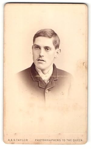 Image du vendeur pour Photo A., G. Taylor, London, Portrait Mann mit Seitenscheitel mis en vente par Bartko-Reher