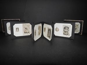 Petit album Belle Epoque de 11 photographies miniatures de femmes [PHOTOGRAPHIES ORIGINALES - ART...