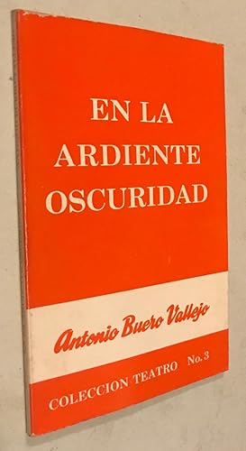 Seller image for En La Ardiente Oscuridad for sale by Once Upon A Time