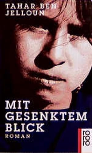Seller image for Mit gesenktem Blick for sale by Versandantiquariat Felix Mcke