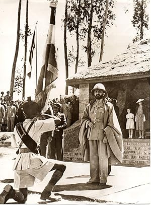 Imagen del vendedor de 1947 Original photo Emperador King Haile Selassie in Abisinia UK gelatin silver a la venta por Miramar Antiques Art and Books Co. SL