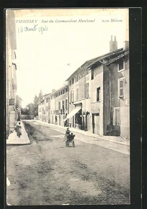 Carte postale Thoissey, Rue de Commandant Marchand