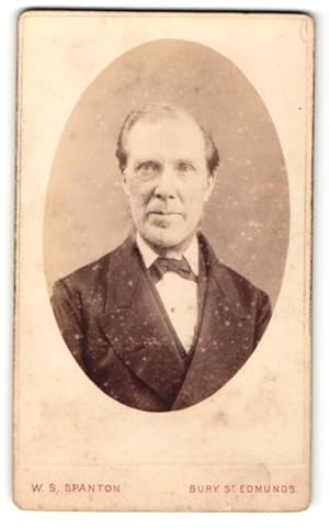 Photo W. S. Spanton, Bury St. Edmunds, Portrait lächelnder älterer Herr