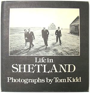 Bild des Verkufers fr Life in Shetland zum Verkauf von PsychoBabel & Skoob Books