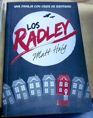 Imagen del vendedor de Los Radley. Traduccin de Roberto Falc Miramontes a la venta por Outlet Ex Libris