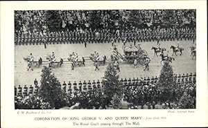 Bild des Verkufers fr Ansichtskarte / Postkarte Corontation of King George V. and Queen Mary, 1911, the Royal Coach passing through The Mall zum Verkauf von akpool GmbH