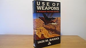 Bild des Verkufers fr Use of Weapons- UK 1st Edition 1st Print hardback book zum Verkauf von Jason Hibbitt- Treasured Books UK- IOBA