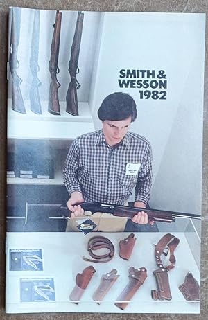 Image du vendeur pour Smith & Wesson 1982 mis en vente par Faith In Print