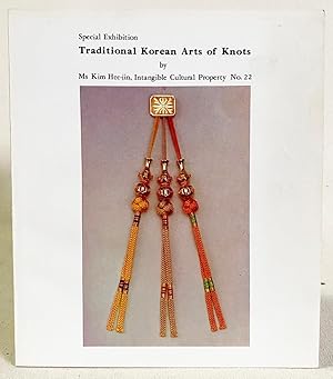 Bild des Verkufers fr Special Exhibitoin: Traditional Korean Arts of Knots zum Verkauf von Exquisite Corpse Booksellers