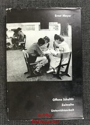 Bild des Verkufers fr Offene Schultr : Zeitnahe Unterrichtsarbeit. Fotos: Hans Gruner [u.a.]. Zeichn.: Heiner Rothfuchs zum Verkauf von art4us - Antiquariat