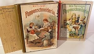 Bild des Verkufers fr Die fleissige Puppenschneiderin. Neunte Auflage von Julie Lutz. Fr fleissige Kinderhnde. Anleitung und Muster zur vollstndigen Bekleidung einer Puppe gnzlich neu bearbeitet von Bertha Heyde. Mit 12 Tafeln im Farbendruck und 36 Illustrationen [im Text]. / plus: Schnittmuster fr "Die fleissige Puppenschneiderein" [10 einseitig bedruckte Falt-Tafeln im Format 29,5 x 40,5 cm]. zum Verkauf von Kunze, Gernot, Versandantiquariat