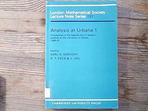 Bild des Verkufers fr Analysis at Urbana: Volume 1, Analysis in Function Spaces. (London Mathematical Society Lecture Note Series Book 137). zum Verkauf von Antiquariat Bookfarm