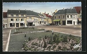 Image du vendeur pour Carte postale La Loupe, La Place de l`Hotel de Ville et ses Parterres mis en vente par Bartko-Reher