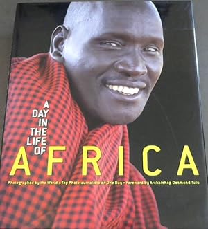 Bild des Verkufers fr A Day in the Life of Africa zum Verkauf von Chapter 1