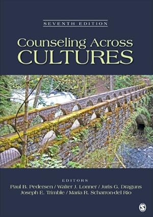 Imagen del vendedor de Counseling Across Cultures a la venta por GreatBookPricesUK