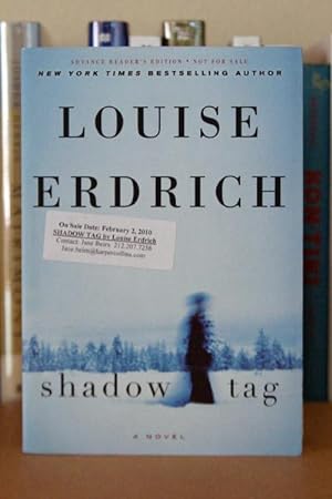 Immagine del venditore per Shadow Tag: A Novel*** ADVANCE READERS COPY*** venduto da Beaver Bridge Books