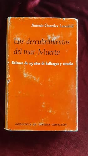 Imagen del vendedor de Los descubrimientos del Mar Muerto. Balance de veinticinco aos de hallazgos y estudios a la venta por Llibreria Fnix