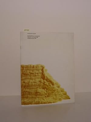 Seller image for Perspectief in textiel. Katalog (cat.# 451) zur Ausstellung im Stedelijk Museum Amsterdam vom 17. Jan. bis 2. März 1969. for sale by Kunstantiquariat Rolf Brehmer