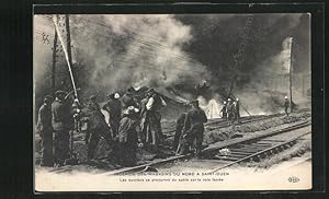 Carte postale Saint-Ouen, Incendie des Magasins du Nord, les ouvriers se procurent du sable sur l...