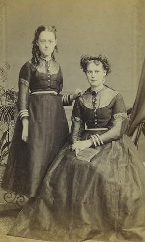 Immagine del venditore per London Sydenham Woman Portrait Fashion Old CDV Photo Negretti & Zambra 1870 venduto da Bits of Our Past Ltd