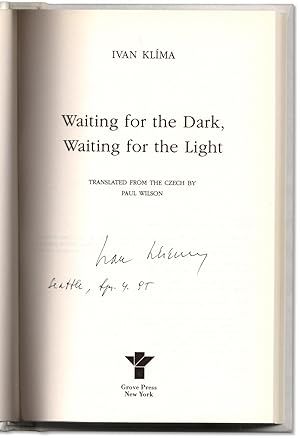 Imagen del vendedor de Waiting for the Dark, Waiting for the Light. a la venta por Orpheus Books