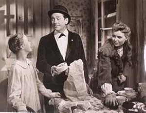 Peggy Ann Gardner, James Dunn, and Dorothy McGuire in  A Tree Grows in Brooklyn , 1945.