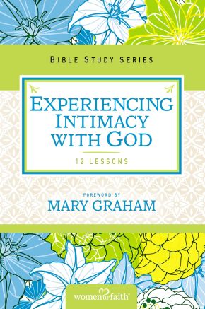 Immagine del venditore per Experiencing Intimacy with God (Women of Faith Study Guide Series) venduto da ChristianBookbag / Beans Books, Inc.
