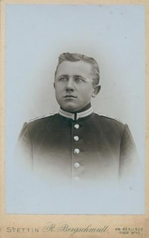 CdV R. Bergschmidt Stettin, Deutscher Soldat in Uniform