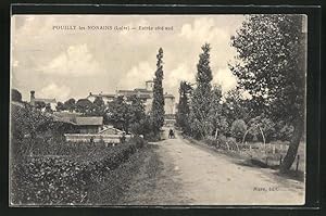 Carte postale Pouilly-les-Nonains, Entrée coté sud, vue de la rue am Ortseingang