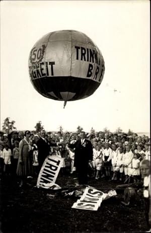 Ansichtskarte / Postkarte Gasballon mit Banner, Zuschauer, Kinder