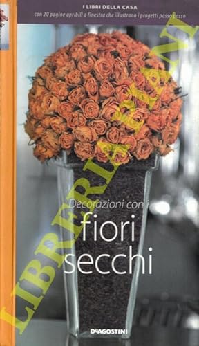 Decorazioni con i fiori secchi.