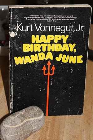 Imagen del vendedor de Happy Birthday, Wanda June a la venta por Wagon Tongue Books