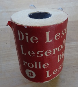 Die Leserolle 3. (Klopapierrolle mit aufgedruckten Sprüchen und Witzen auf den einzelnen Blättern).