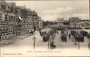 Ansichtskarte / Postkarte Givet Ardennes, Place Mehul, Revue de la Garnison
