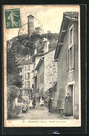 Carte postale Crémieu, Ruelle du Lavoir