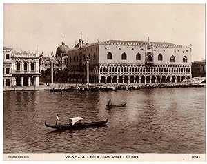 Bild des Verkufers fr Photograph of Venezia - Molo e Palazzo Ducale - dal mare zum Verkauf von Attic Books (ABAC, ILAB)