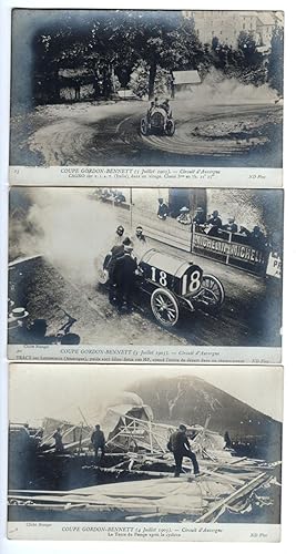 Bild des Verkufers fr Coupe Gordon-Bennett (5 Juillet 1905) - Circuit d Auvergne. 3 Ansichtskarten: Cagno sur FIAT (Italie), dans un virage. + Tracy sur Locomobile (Amrique), poids 1007 kilos, force 100 HP, attend l ordre de dparte dans un respasement + La Tente du Pesage zum Verkauf von Antiquariat Martin Barbian & Grund GbR