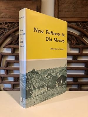 Bild des Verkufers fr New Patterns in Old Mexico A Study of Town and Metropolis - SIGNED copy zum Verkauf von Long Brothers Fine & Rare Books, ABAA