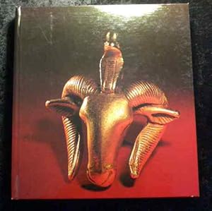 Seller image for Von Troja bis Amarna : the Norbert Schimmel Coll. New York ; [d. Ausstellung wird veranst.: in Berlin im �gypt. Museum, 18. M�rz - 28. Mai 1978 ; in Hamburg vom Museum f�r Kunst u. Gewerbe, 24. Juni - 3. September 1978 ; in M�nchen von d. Pr�histor. Staatssammlung in Zsarb. mit d. Staatl. Sammlung �gypt. Kunst im Museum f�r Vor- u. Fr�hgeschichte, 28. September 1978 - 6. Januar 1979]. Verein zur F�rderung d. �gypt. Museums Berlin- Charlottenburg. Hrsg. von J�rgen Settgast unter Mitarb. von Ulrich Gehrig . for sale by Roland Antiquariat UG haftungsbeschr�nkt