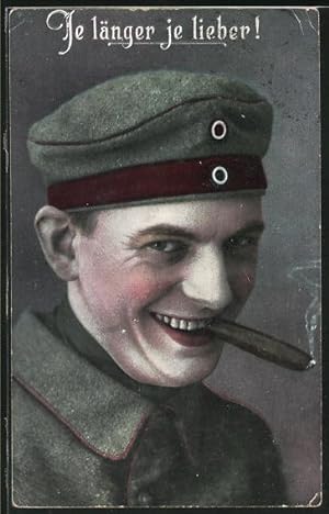 Ansichtskarte Soldat eine Zigarre rauchend