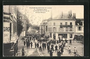 Image du vendeur pour Carte postale Verneuil, Grandes Manoeuvres de l`Ouest, La Fausse Porte un jour de Musique Militaire mis en vente par Bartko-Reher