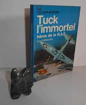 Imagen del vendedor de Tuck l'immortel, hros de la R.A.F. - Collection Leur Aventure / J'ai Lu. Paris. Flammarion 1967. a la venta por Mesnard - Comptoir du Livre Ancien