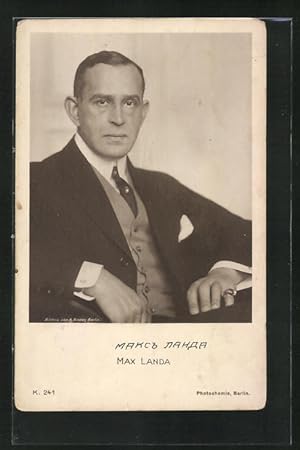 Imagen del vendedor de Ansichtskarte Schauspieler Max Landa im Anzug ernst schauend a la venta por Bartko-Reher