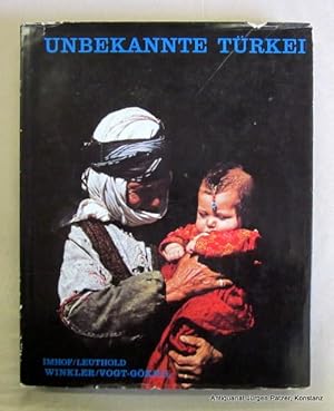 Seller image for Unbekannte Trkei. Wo Ost und West sich begegnen. Bern, Kmmerly & Frey, 1970. Fol. Mit zahlreichen, teils farbigen fotografischen Tafelabbildungen, Illustrationen u. Kartenskizzen. 117 S., 1 Bl. Or.-Pp. mit Schutzumschlag; dieser mit kl. Randlsuren u. etwas berieben. for sale by Jrgen Patzer