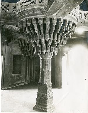 Inde, Fatehpur Sikri, Divan-i Khas ou Hall des audiences privées, pilier sculpté en bois