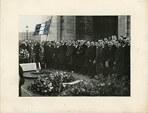 Paris, dépôt de gerbe des Volontaires étrangers, 1950