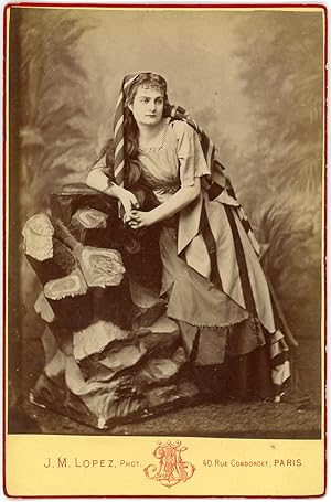 Femme en costume oriental, ca.1880, vintage albumen print, Carte cabinet