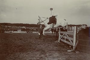 Zinsel, Darmstadt, Monsieur Polly Pendant Un Saut D'Obstacle